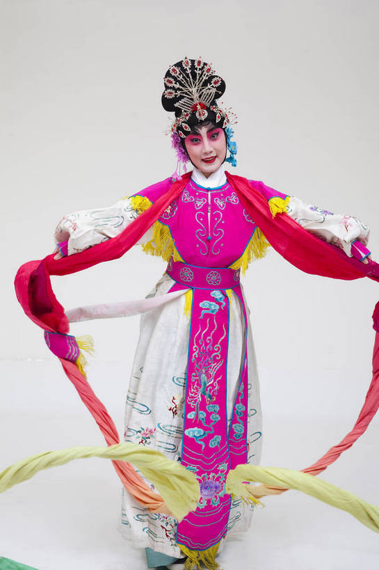 一个人,演员,竖图,彩色,白色背景,正面,化妆,北京,中国,亚洲,仅一个人,表演,艺术,造型,鲜艳,头饰,图片,注视,文化,脸谱,观察,看,站着,表情,竖,姿势,摄影,服饰,观看,动作,察看,关注,中国文化,戏剧,民族服饰,演出服,京剧,东亚,国粹,女人,中国人,年轻人,全身,影棚拍摄,化装,中国戏曲,传统文化,天女,舞台妆,bj174
