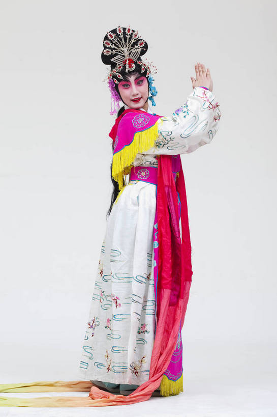 一个人,演员,竖图,彩色,白色背景,正面,化妆,北京,中国,亚洲,仅一个人,表演,艺术,造型,鲜艳,头饰,图片,注视,文化,脸谱,观察,看,站着,表情,竖,姿势,摄影,服饰,观看,动作,察看,关注,中国文化,戏剧,民族服饰,演出服,京剧,东亚,国粹,女人,中国人,年轻人,全身,影棚拍摄,化装,中国戏曲,传统文化,天女,舞台妆,bj174