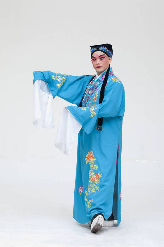 一个人,演员,竖图,彩色,白色背景,正面,化妆,北京,中国,亚洲,仅一个人,表演,艺术,造型,鲜艳,头饰,图片,注视,文化,脸谱,观察,看,站着,表情,竖,姿势,摄影,服饰,观看,动作,察看,生,关注,中国文化,戏剧,民族服饰,演出服,京剧,东亚,国粹,男人,中国人,年轻人,全身,影棚拍摄,化装,中国戏曲,传统文化,舞台妆,角色,才子,张珙,张生,小生,bj174