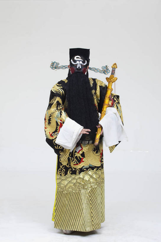 中年人,一个人,演员,竖图,彩色,白色背景,正面,化妆,北京,中国,亚洲,仅一个人,表演,艺术,造型,鲜艳,头饰,图片,注视,文化,脸谱,观察,看,站着,表情,竖,姿势,摄影,服饰,观看,动作,察看,关注,中国文化,戏剧,民族服饰,演出服,京剧,东亚,戏曲,国粹,包公,男人,中国人,全身,影棚拍摄,化装,中国戏曲,传统文化,舞台妆,角色,花脸,净,bj174