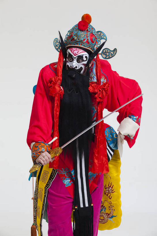 中年人,一个人,演员,竖图,彩色,白色背景,正面,化妆,北京,中国,亚洲,仅一个人,表演,艺术,造型,鲜艳,头饰,图片,注视,文化,脸谱,观察,看,站着,表情,竖,姿势,摄影,服饰,观看,动作,察看,关注,中国文化,戏剧,民族服饰,演出服,京剧,东亚,戏曲,国粹,钟馗,男人,中国人,全身,影棚拍摄,化装,中国戏曲,传统文化,舞台妆,角色,花脸,净,bj174