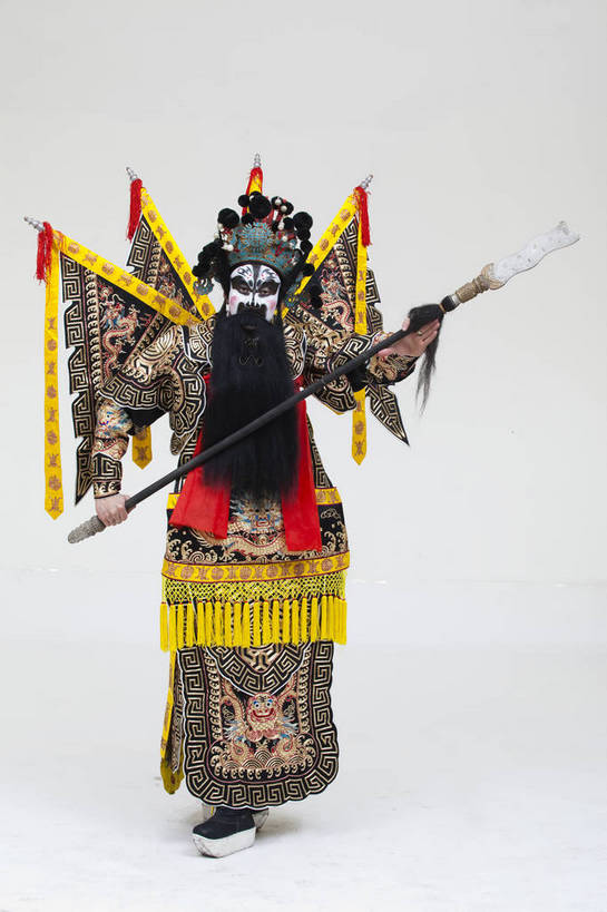 中年人,一个人,演员,竖图,彩色,白色背景,正面,化妆,北京,中国,亚洲,仅一个人,表演,艺术,造型,鲜艳,头饰,图片,注视,文化,脸谱,观察,看,站着,表情,竖,姿势,摄影,服饰,观看,动作,察看,关注,中国文化,戏剧,民族服饰,演出服,京剧,东亚,戏曲,国粹,男人,中国人,全身,影棚拍摄,化装,张飞,中国戏曲,传统文化,舞台妆,角色,花脸,净,bj174