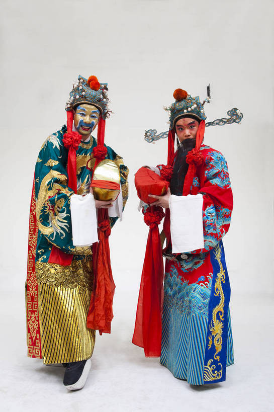 中年人,一个人,演员,竖图,彩色,白色背景,正面,化妆,北京,中国,亚洲,仅一个人,表演,艺术,造型,鲜艳,头饰,图片,注视,文化,脸谱,观察,看,站着,表情,竖,姿势,摄影,服饰,观看,动作,察看,关注,中国文化,戏剧,民族服饰,演出服,京剧,东亚,戏曲,国粹,文财神,武财神,男人,中国人,全身,影棚拍摄,化装,中国戏曲,传统文化,舞台妆,角色,老生,须生,正生,bj174