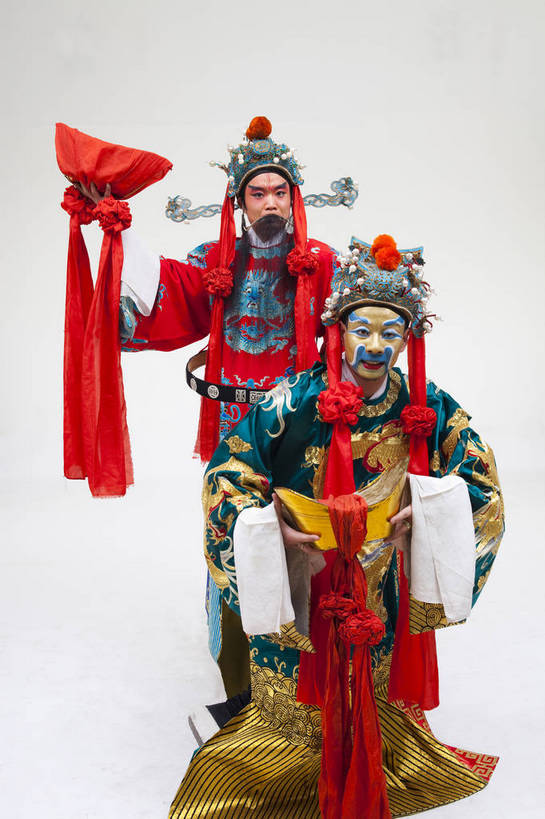 中年人,一个人,演员,竖图,彩色,白色背景,正面,化妆,北京,中国,亚洲,仅一个人,表演,艺术,造型,鲜艳,头饰,图片,注视,文化,脸谱,观察,看,站着,表情,竖,姿势,摄影,服饰,观看,动作,察看,关注,中国文化,戏剧,民族服饰,演出服,京剧,东亚,戏曲,国粹,文财神,武财神,男人,中国人,全身,影棚拍摄,化装,中国戏曲,传统文化,舞台妆,角色,老生,须生,正生,bj174