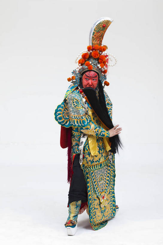 中年人,一个人,演员,竖图,彩色,白色背景,正面,化妆,北京,中国,亚洲,仅一个人,表演,艺术,造型,鲜艳,头饰,图片,注视,文化,脸谱,观察,看,站着,表情,竖,姿势,摄影,服饰,观看,动作,察看,关注,中国文化,戏剧,民族服饰,演出服,京剧,东亚,国粹,美猴王,男人,中国人,全身,影棚拍摄,化装,中国戏曲,武生,传统文化,舞台妆,bj174