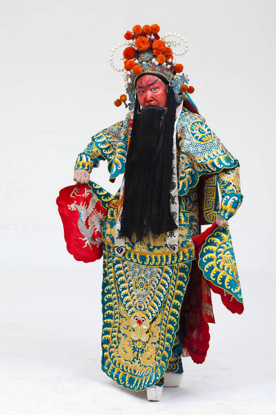 中年人,一个人,演员,竖图,彩色,白色背景,正面,化妆,北京,中国,亚洲,仅一个人,表演,艺术,造型,鲜艳,头饰,图片,注视,文化,脸谱,观察,看,站着,表情,竖,姿势,摄影,服饰,观看,动作,察看,关注,中国文化,戏剧,民族服饰,演出服,京剧,东亚,国粹,美猴王,男人,中国人,全身,影棚拍摄,化装,中国戏曲,武生,传统文化,舞台妆,bj174