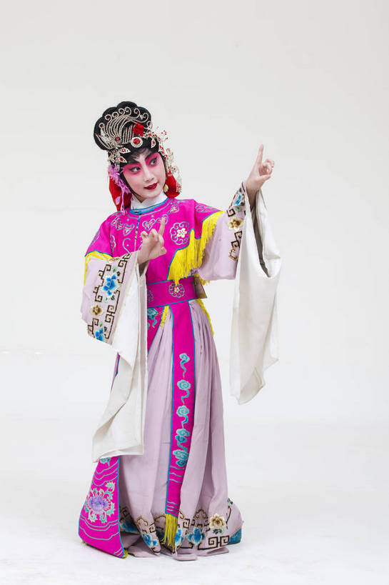 一个人,演员,竖图,彩色,白色背景,正面,化妆,北京,中国,亚洲,仅一个人,表演,艺术,造型,鲜艳,头饰,图片,注视,文化,脸谱,观察,看,站着,表情,竖,姿势,摄影,服饰,观看,动作,察看,关注,中国文化,戏剧,民族服饰,演出服,京剧,东亚,国粹,花旦,女人,中国人,年轻人,全身,影棚拍摄,化装,中国戏曲,传统文化,舞台妆,bj174