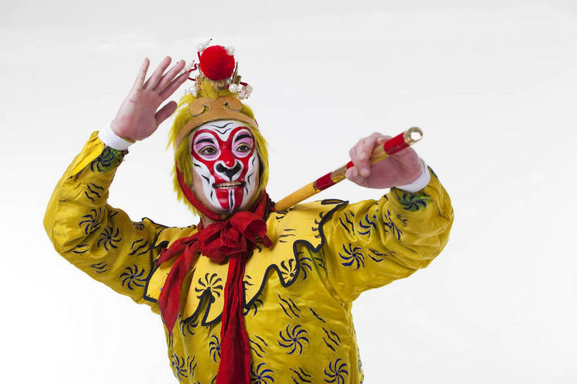 中年人,一个人,演员,横图,彩色,白色背景,正面,化妆,北京,中国,亚洲,仅一个人,表演,艺术,造型,鲜艳,头饰,图片,注视,文化,脸谱,观察,看,表情,姿势,摄影,服饰,观看,动作,察看,关注,中国文化,金箍棒,戏剧,民族服饰,演出服,京剧,东亚,国粹,美猴王,男人,中国人,半身,影棚拍摄,化装,中国戏曲,武生,传统文化,舞台妆,bj174