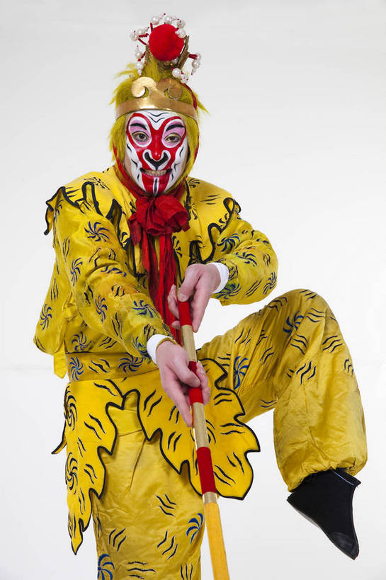 中年人,一个人,演员,竖图,彩色,白色背景,正面,化妆,北京,中国,亚洲,仅一个人,表演,艺术,造型,鲜艳,头饰,图片,注视,文化,脸谱,观察,看,表情,竖,姿势,摄影,服饰,观看,动作,察看,关注,中国文化,金箍棒,戏剧,民族服饰,演出服,京剧,东亚,国粹,美猴王,男人,中国人,半身,影棚拍摄,化装,中国戏曲,武生,传统文化,舞台妆,bj174