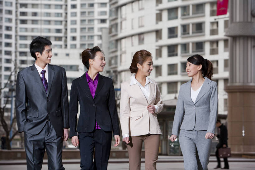 东方人,伙伴,商务人士,办公室,微笑,横图,彩色,室外,白天,正面,衬衫,商务,时尚,快乐,友谊,纯洁,成功,合作,团队,信心,建筑,商场,写字楼,北京,中国,亚洲,正装,工作,图片,领带,首都,许多人,职业装,现代,行走,一群人,职业,聊天,活力,可爱,童年,童趣,自信,摄影,生活方式,盘发,场所,同伴,商务中心,外景,童真,东亚,烂漫,无邪,中华人民共和国,北京市,京,北平,华北地区,朝阳区,交流,天真,友情,男人,男性,年轻男性,年轻女性,女人,女性,亚洲人,中国人,年轻人,半身,西服,办公,北京CBD,北京商务中心区,世贸天阶,中国北京大北窑,bj174