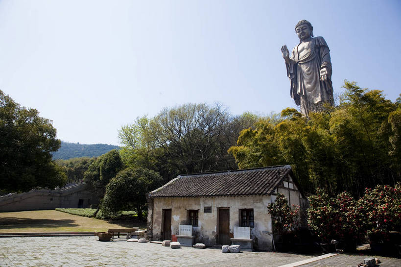 无人,寺庙,横图,彩色,室外,白天,旅游,度假,名胜古迹,树林,标志建筑,地标,建筑,雕塑,中国,亚洲,游客,遗迹,雕像,佛像,图片,景观,建筑群,古典,古迹,文物,娱乐,建设,古建筑,江苏,无锡,祥符寺,大佛,享受,休闲,灵山,旅游胜地,放松,摄影,宗教,风光,神圣,中国文化,古文明,东亚,中华人民共和国,庄严,旅行,旧居,传统文化,bj174