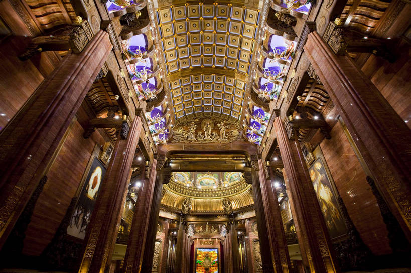 无人,寺庙,宫殿,横图,彩色,室外,特写,白天,旅游,度假,名胜古迹,标志建筑,地标,建筑,中国,亚洲,遗迹,图片,屋顶,景观,建筑群,灯光,古典,豪华,古迹,文物,娱乐,建设,梵宫,古建筑,江苏,无锡,祥符寺,壁画,享受,休闲,灵山,旅游胜地,放松,摄影,宗教,神圣,中国文化,金碧辉煌,古文明,东亚,中华人民共和国,庄严,旅行,传统文化,bj174