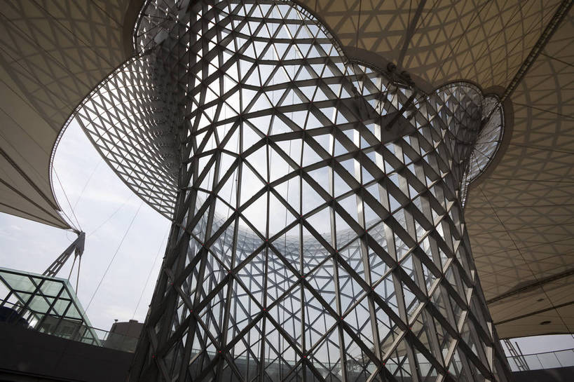 无人,横图,彩色,室内,特写,白天,旅游,度假,名胜古迹,标志建筑,城市,地标,建筑,上海,中国,亚洲,追赶,遗迹,图片,古迹,文物,娱乐,建设,现代,古建筑,浦东,地标建筑,外滩,享受,休闲,上海世博馆,场馆,世博馆,世博轴,上海世博会,世博,世博会,旅游胜地,放松,摄影,都市风光,文明,玻璃墙,中国文化,古文明,东亚,中华人民共和国,繁荣,旅行,传统文化,bj174