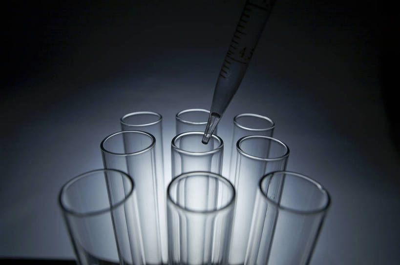 无人,横图,彩色,白色背景,技术,静物,玻璃,许多,研究,透明,科学,化学,工具,试管,试剂,液体,实验室,很多,玻璃制品,科研,精确,严谨,工作台,秩序,bj174