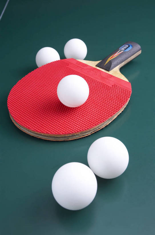 无人,竖图,彩色,棚拍,比赛,运动,竞争,静物,组合,材质,墨绿色,球拍,球类运动,生活,质地,娱乐,黄色,红色,白色,黑色,多个,休闲,健康,积极,激情,爱好,激烈,荣誉,周末,乐观,乒乓球,台面,玩耍,休假,奥运会,运动器材,bj174