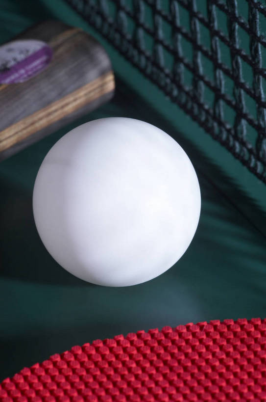 无人,竖图,彩色,棚拍,比赛,运动,竞争,静物,组合,材质,球网,墨绿色,球拍,球类运动,生活,质地,娱乐,黄色,红色,白色,黑色,休闲,健康,积极,激情,爱好,激烈,荣誉,周末,乐观,乒乓球,台面,玩耍,休假,奥运会,运动器材,bj174