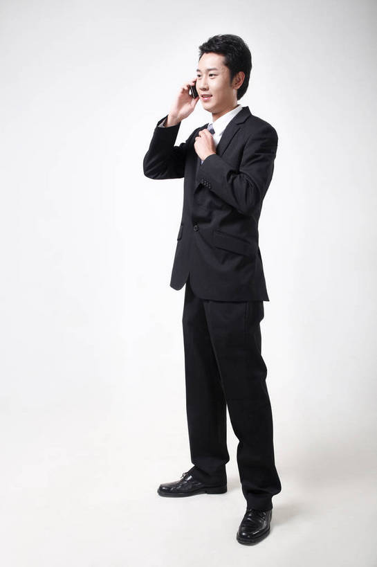 东方人,一个人,商务人士,打电话,微笑,竖图,彩色,室内,白色背景,正面,侧面,衬衫,西装,商务,通讯,安全,成功,职员,电话,手机,亚洲,中年,伸展,套装,正装,平静,人像,拨号,工作,领带,联系,年轻,生活,注视,黄种人,通讯设备,现代,东方,一个,背面,白色,职业,健康,成年,成人,成熟,色彩,压力,友好,专注,舒展,金融,短信,影棚,生活方式,经济,宁静,姿态,关注,气质,目标,和平,安详,贸易,形象,太平,安适,安好,宁靖,交流,男人,男性,亚洲人,中国人,年轻人,白领,商人,上班族,沟通,讲话,通话,站立,衬衣,商业,白领阶层,办公室职员,升职,行为,bj174