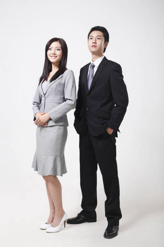 东方人,两个人,商务人士,微笑,竖图,彩色,室内,白色背景,正面,衬衫,西装,商务,安全,成功,职员,亚洲,中年,伸展,套装,正装,平静,人像,工作,领带,年轻,生活,注视,黄种人,现代,东方,白色,职业,健康,成年,成人,成熟,色彩,双人,压力,友好,专注,舒展,金融,影棚,生活方式,经济,宁静,姿态,关注,气质,目标,和平,安详,贸易,形象,太平,安适,安好,宁靖,男人,男性,年轻男性,年轻女性,女人,女性,亚洲人,中国人,年轻人,长发,白领,商人,上班族,全身,衬衣,商业,白领阶层,办公室职员,升职,行为,bj174