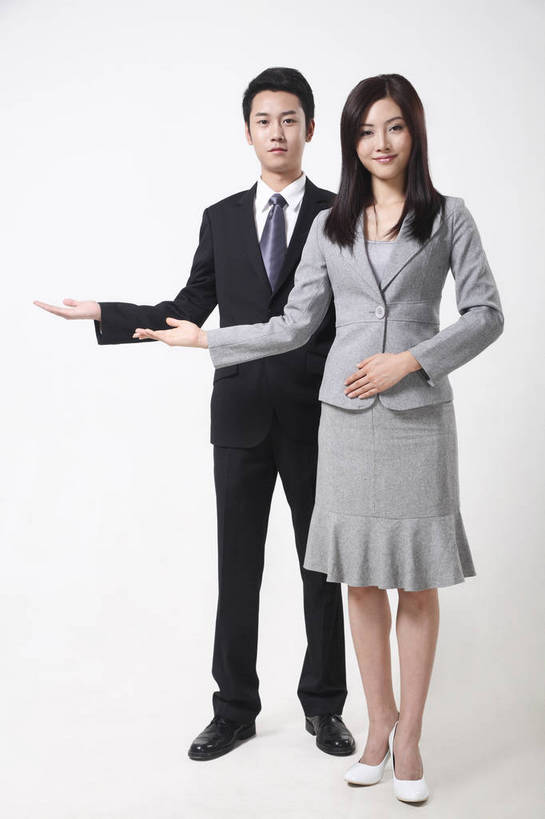 东方人,两个人,商务人士,微笑,竖图,彩色,室内,白色背景,正面,衬衫,西装,商务,安全,成功,职员,亚洲,中年,伸展,套装,正装,平静,人像,工作,领带,年轻,生活,注视,黄种人,现代,东方,白色,手势,职业,健康,成年,成人,成熟,色彩,双人,压力,友好,专注,服务,舒展,金融,介绍,影棚,生活方式,经济,宁静,姿态,关注,气质,礼仪,目标,礼貌,和平,安详,贸易,端庄,形象,太平,安适,安好,宁靖,男人,男性,年轻男性,年轻女性,女人,女性,亚洲人,中国人,年轻人,长发,白领,商人,上班族,全身,衬衣,商业,白领阶层,办公室职员,升职,行为,bj174