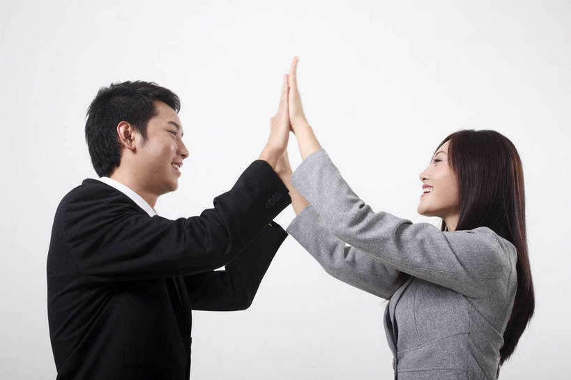 东方人,两个人,商务人士,秘书,商务女性,微笑,横图,彩色,室内,特写,白色背景,正面,衬衫,西装,商务,安全,成功,胜利,合作,团队,职员,亚洲,中年,双手,击掌,伸展,套装,正装,庆祝,平静,人像,工作,领带,年轻,生活,注视,黄种人,现代,东方,白色,职业,健康,惊喜,成年,成人,成熟,色彩,双人,压力,友好,专注,喊,舒展,金融,影棚,生活方式,经济,宁静,喜悦,庆贺,姿态,关注,气质,呐喊,消息,目标,商务装,和平,情绪,安详,贸易,工薪阶层,冲动,形象,太平,安适,安好,宁靖,激昂,激动,团结,协作,男人,男性,年轻男性,年轻女性,女人,女性,亚洲人,中国人,年轻人,长发,白领,商人,上班族,拍手,半身,衬衣,商业,白领阶层,办公室职员,好消息,升职,行为,bj174