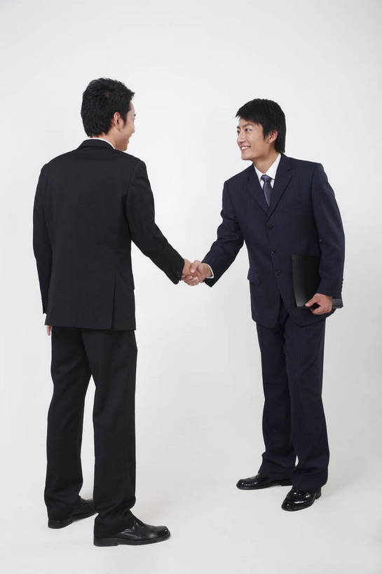东方人,两个人,商务人士,握手,微笑,竖图,彩色,照片,室内,白色背景,正面,衬衫,西装,商务,安全,成功,合作,团队,职员,亚洲,中年,伸展,套装,正装,平静,人像,工作,领带,年轻,生活,注视,黄种人,现代,东方,两个,白色,观察,看,职业,健康,成年,成人,成熟,色彩,压力,友好,专注,舒展,金融,摄影,影棚,生活方式,经济,观看,宁静,察看,姿态,关注,气质,礼仪,目标,礼貌,和平,安详,贸易,形象,太平,安适,安好,宁靖,接洽,交流,团结,协作,男人,男性,年轻男性,亚洲人,中国人,年轻人,白领,商人,上班族,相片,沟通,站立,衬衣,拍摄,商业,照相,白领阶层,办公室职员,升职,行为,bj174