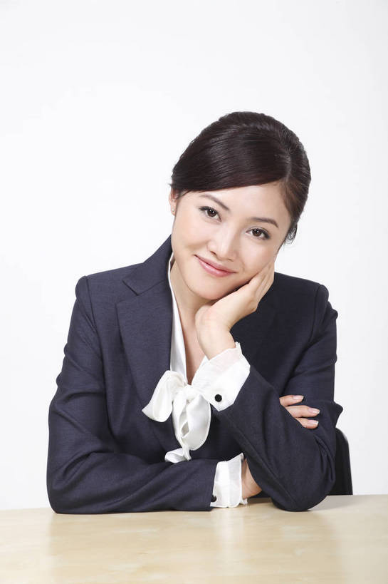 东方人,商务人士,秘书,商务女性,办公室,坐,微笑,竖图,彩色,室内,白色背景,正面,衬衫,西装,商务,安全,成功,职员,亚洲,中年,伸展,套装,正装,平静,工作,领带,年轻,生活,注视,黄种人,漂亮,现代,书桌,东方,一个,白色,职业,健康,成年,成人,成熟,靓丽,色彩,压力,友好,专注,舒展,影棚,生活方式,宁静,姿态,关注,气质,目标,商务装,和平,安详,工薪阶层,端庄,策略,精明,形象,太平,安适,安好,宁靖,管理,年轻女性,女人,女性,亚洲人,中国人,年轻人,白领,商人,上班族,衬衣,办公,白领阶层,办公室职员,升职,行为,bj174