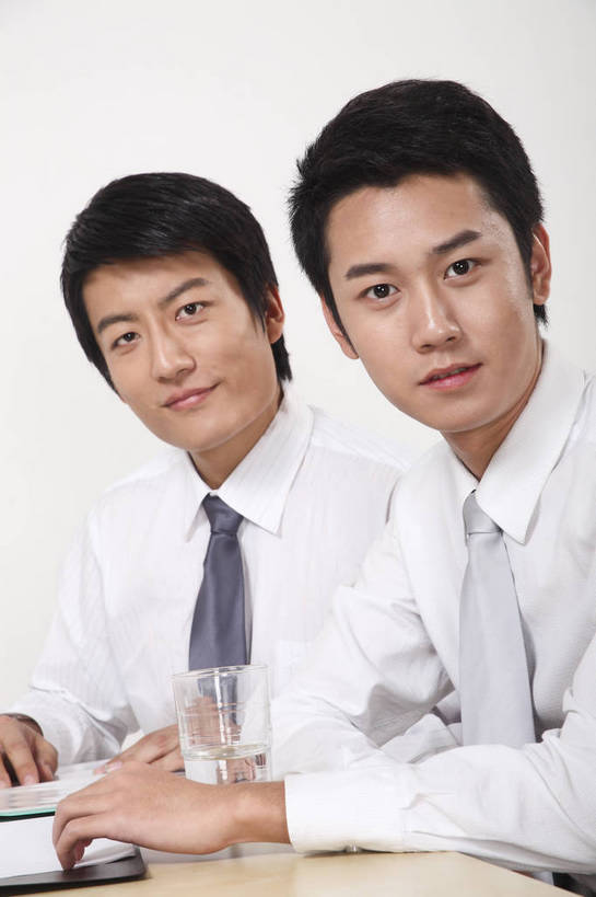 东方人,商务人士,秘书,办公室,坐,微笑,竖图,彩色,室内,白色背景,正面,衬衫,西装,商务,讨论,安全,成功,职员,电脑,键盘,科技,桌子,亚洲,中年,上班,伸展,套装,正装,平静,人像,工作,办公桌,领带,教育,年轻,生活,信息技术,注视,职业装,黄种人,现代,东方,两个,白色,观察,看,职业,健康,成年,成人,成熟,色彩,压力,友好,专注,舒展,金融,影棚,生活方式,经济,观看,宁静,喜悦,察看,姿态,象征,愉悦,庄重,关注,气质,肖像,目标,身份,和平,安详,台式机,贸易,正式,地位,精明,形象,太平,安适,安好,宁靖,直视,上网,计算机,男人,男性,年轻男性,亚洲人,中国人,年轻人,白领,商人,上班族,沟通,说话,站立,坐着,衬衣,办公,商业,文书,白领阶层,办公室职员,升职,行为,bj174