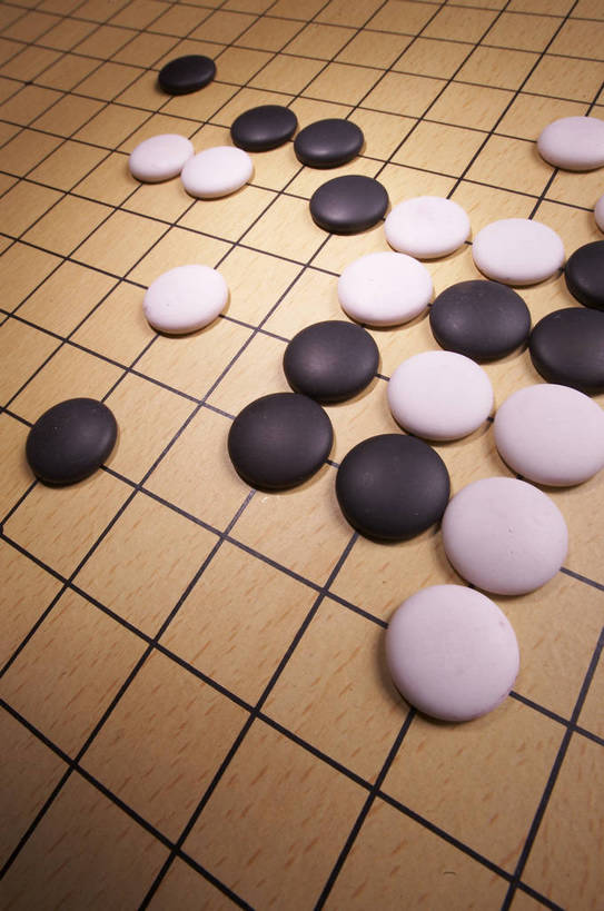 摄影师,竖图,俯视,室内,白天,静物,中国,古老,民俗,图片,灯光,历史,文化,传统,东方,民族,棋子,棋盘,安静,下棋,摄影,围棋,摄像师,幽静,高角度拍摄,bj174