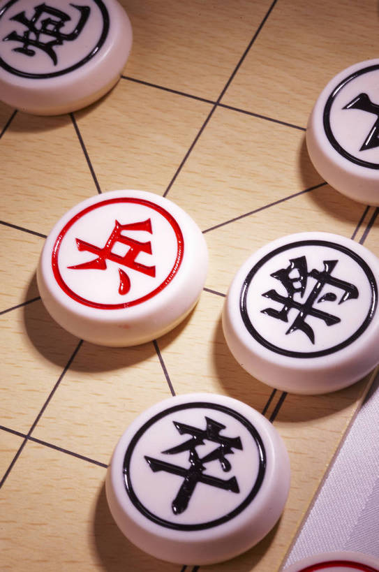 摄影师,竖图,俯视,室内,白天,静物,中国,古老,民俗,图片,灯光,历史,文化,传统,东方,民族,象棋,棋子,棋盘,安静,下棋,摄影,摄像师,幽静,高角度拍摄,bj174