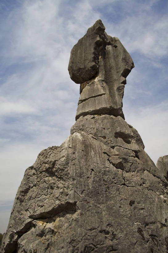 无人,竖图,彩色,室外,白天,旅游,度假,石头,名胜古迹,石林,标志建筑,地标,建筑,昆明,中国,亚洲,遗迹,石子,图片,巨石,古迹,文物,娱乐,建设,古建筑,云南,享受,休闲,旅游胜地,放松,摄影,文明,中国文化,自然风光,昆明市,古文明,东亚,云南省,中华人民共和国,省会,西南地区,滇,自然遗产,石林县,石林彝族自治县,石块,岩石,旅行,云南石林地质公园,传统文化,bj174