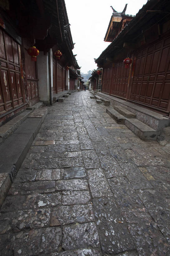 无人,竖图,彩色,室外,白天,旅游,度假,美景,名胜古迹,标志建筑,城市,道路,地标,建筑,街道,路,公路,丽江,中国,遗迹,民俗,图片,景观,建筑群,交通,古典,古迹,历史,文物,娱乐,建设,古建筑,云南,民居,古镇,古代,地标建筑,享受,休闲,旅游胜地,景色,放松,摄影,都市风光,文明,中国文化,古文明,古远,马路,旅行,旧居,传统文化,bj174