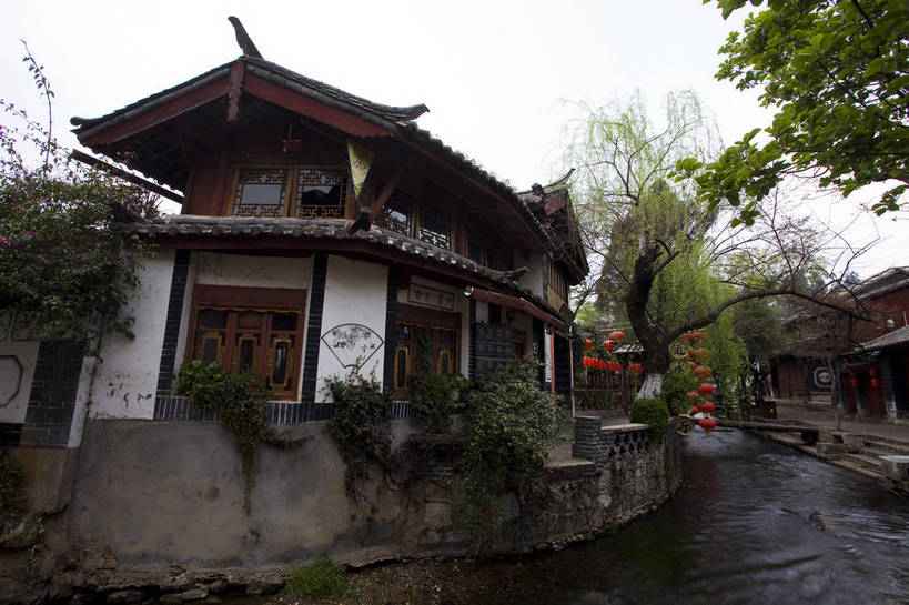 无人,横图,彩色,室外,白天,旅游,度假,美景,名胜古迹,标志建筑,城市,道路,地标,建筑,街道,路,公路,丽江,中国,遗迹,民俗,图片,景观,建筑群,交通,古典,古迹,历史,文物,娱乐,建设,古建筑,云南,民居,古镇,古代,地标建筑,享受,休闲,旅游胜地,景色,放松,摄影,都市风光,文明,中国文化,古文明,古远,河,马路,旅行,旧居,传统文化,bj174