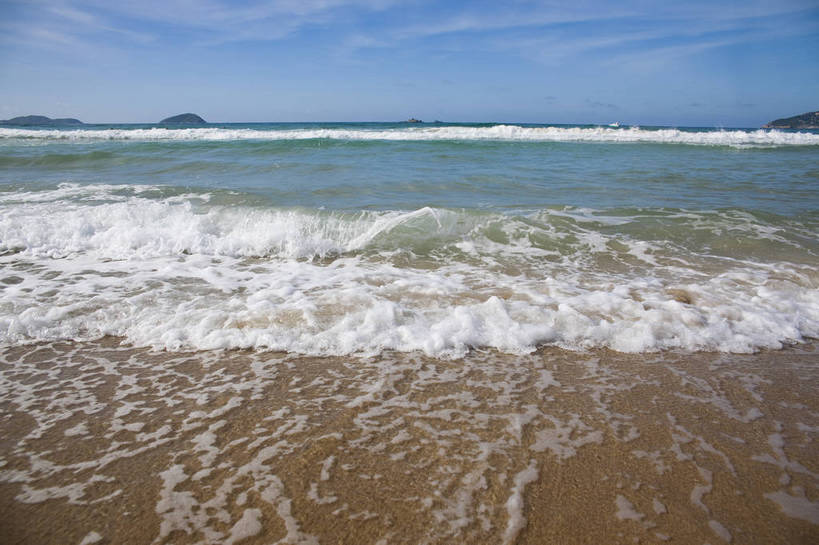 横图,彩色,室外,白天,旅游,沙滩,山,三亚,图片,海南,天空,自然,海水,旅游胜地,摄影,潮水,海,海滩,旅行,亚龙湾,bj174