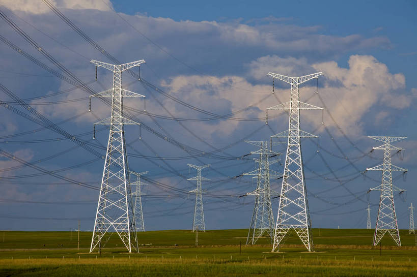 无人,横图,彩色,室外,白天,草地,草原,田园,中国,亚洲,放牧,电力,钢材,电缆,电线,图片,支架,电塔,白云,天空,自然,蒙,摄影,能源,风光,支撑,资源,原野,供电设备,高压线,东亚,高压电塔,内蒙古,高压输电线,中华人民共和国,华北地区,高压电线塔,高压塔,内蒙古自治区,呼伦贝尔,bj174