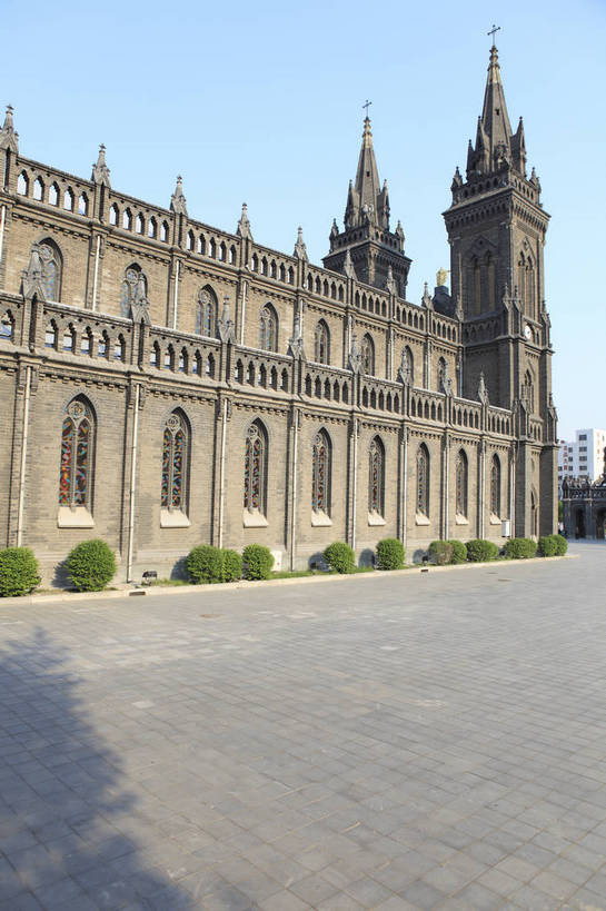 无人,教堂,竖图,彩色,室外,特写,白天,旅游,度假,名胜古迹,标志建筑,城市,地标,建筑,中国,亚洲,遗迹,图片,建筑群,古典,古迹,文物,娱乐,建设,古建筑,享受,休闲,旅游胜地,放松,摄影,宗教,古文明,东亚,辽宁,辽宁省,沈阳,中华人民共和国,省会,沈阳市,辽,东北地区,沈河区,东北,中国东北地区,东北三省,东三省,沈阳南关教堂,沈阳天主教堂,南关天主教堂,沈阳小南天主教堂,bj174