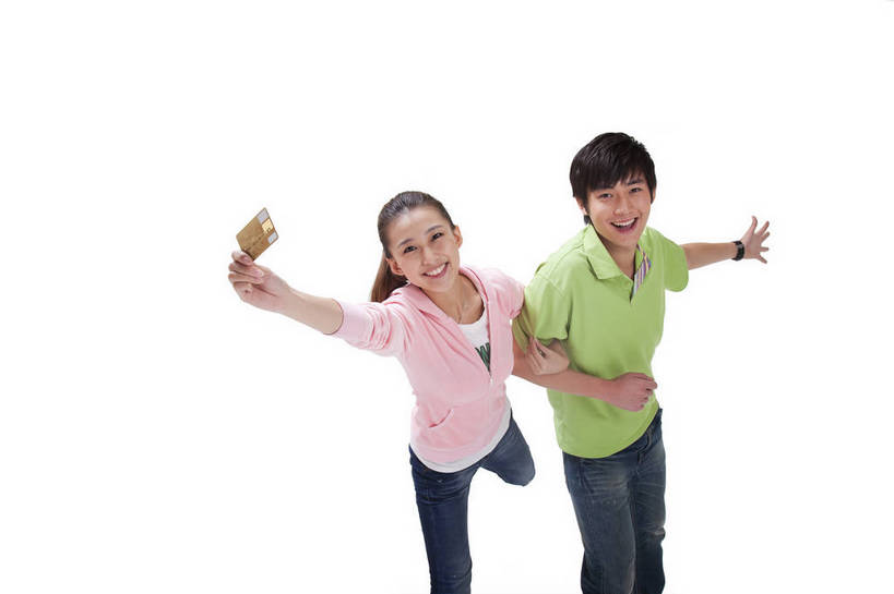 东方人,两个人,微笑,横图,彩色,室内,白天,侧面,时尚,满意,自由,分享,北京,中国,人物,图片,浪漫,美丽,休闲装,享受,休闲,展示,活力,可爱,亲密,自信,理财,摄影,生活方式,青春,优雅,俯冲,银行卡,男人,男性,年轻男性,年轻女性,女人,女性,亚洲人,中国人,年轻人,情侣,半身,影棚拍摄,愉快,bj174