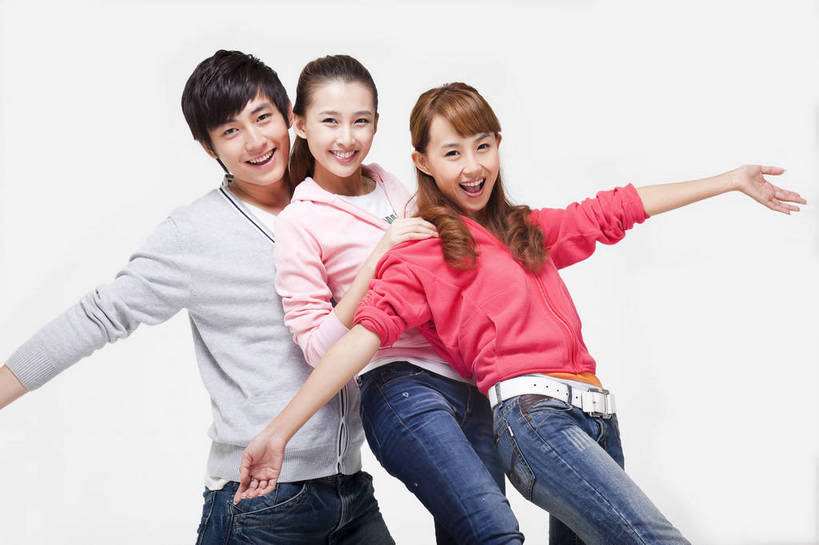 东方人,伙伴,站,笑,横图,彩色,室内,白天,正面,时尚,满意,自由,友谊,分享,合作,北京,中国,人物,图片,许多人,浪漫,美丽,休闲装,一群人,享受,休闲,活力,可爱,自信,踢腿,摄影,生活方式,青春,优雅,男人,男性,年轻男性,年轻女性,女人,女性,亚洲人,中国人,年轻人,举手,半身,影棚拍摄,愉快,bj174