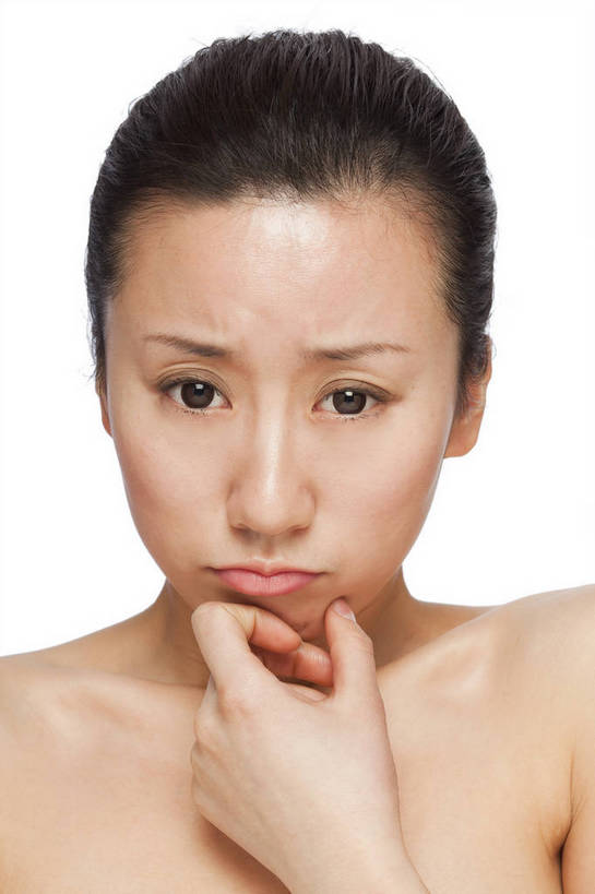 东方人,五官,眼睛,脸颊,手,头发,一个人,竖图,彩色,室内,白天,正面,美容,满意,自由,中国,护肤,人物,图片,浪漫,美丽,黑色,清洁,保养,享受,休闲,健康,表情,调皮,美女,摄影,头像,生活方式,皮肤,优雅,毛发,盘头,年轻女性,女人,女性,亚洲人,中国人,年轻人,影棚拍摄,愉快,bj174