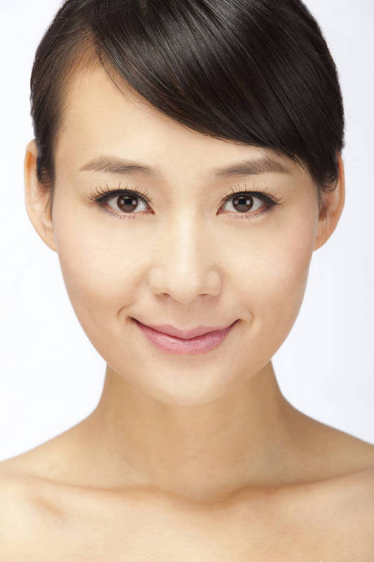 东方人,五官,眼睛,脸颊,头发,一个人,微笑,竖图,彩色,室内,白天,白色背景,正面,美容,性感,北京,中国,护肤,图片,美丽,年轻,漂亮,现代,黑色,清洁,保养,享受,休闲,健康,活力,可爱,美女,摄影,头像,生活方式,青春,皮肤,毛发,年轻女性,女人,女性,亚洲人,中国人,年轻人,影棚拍摄,愉快,bj174