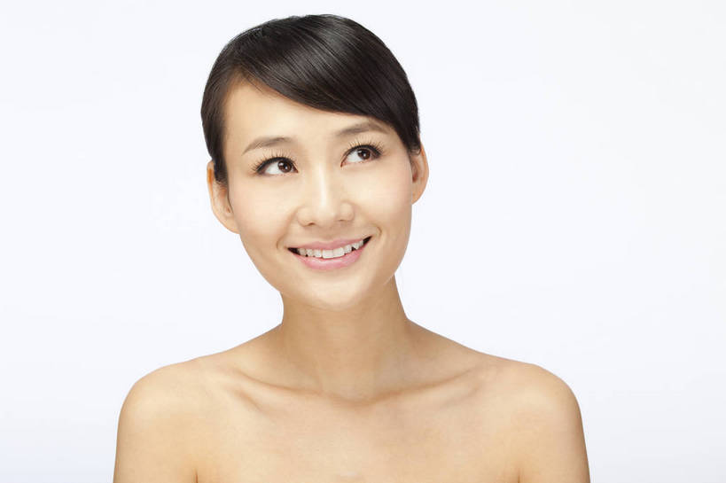 东方人,五官,眼睛,脸颊,头发,一个人,笑,横图,彩色,室内,白天,白色背景,正面,美容,性感,北京,中国,护肤,图片,美丽,年轻,漂亮,现代,黑色,清洁,保养,享受,休闲,健康,活力,可爱,美女,摄影,头像,生活方式,青春,皮肤,毛发,年轻女性,女人,女性,亚洲人,中国人,年轻人,影棚拍摄,愉快,bj174