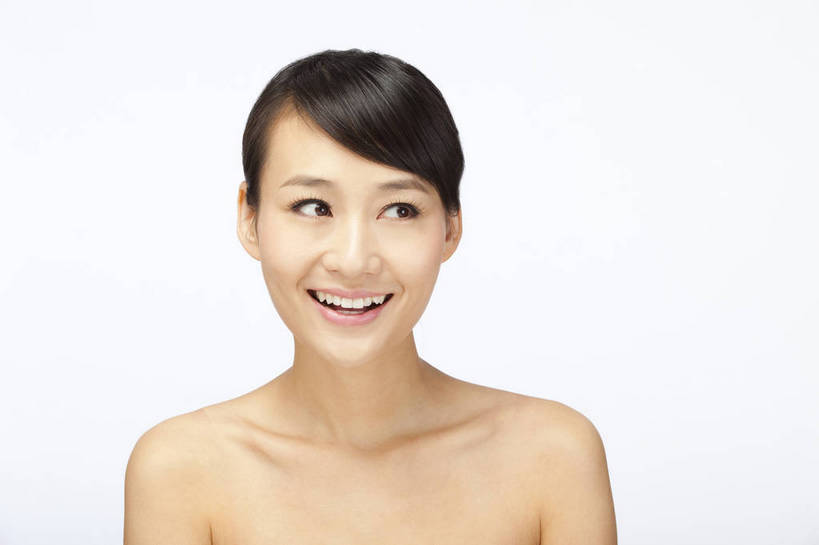 东方人,五官,眼睛,脸颊,头发,一个人,微笑,横图,彩色,室内,白天,白色背景,正面,美容,性感,北京,中国,护肤,图片,美丽,年轻,漂亮,现代,黑色,清洁,保养,享受,休闲,健康,活力,可爱,美女,摄影,头像,生活方式,青春,皮肤,毛发,年轻女性,女人,女性,亚洲人,中国人,年轻人,影棚拍摄,愉快,bj174