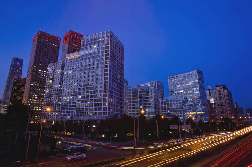 无人,横图,彩色,室外,旅游,办公楼,城市风光,城市,道路,建筑,写字楼,夜景,北京,中国,图片,建筑群,灯光,车流,交通,辉煌,现代建筑,旅游胜地,摩天大厦,金融,摄影,经济,文明,中国文化,发展,灯火辉煌,繁荣,旅行,建外SOHO,bj174