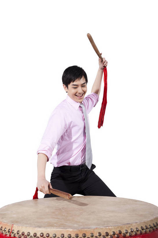 东方人,一个人,演员,笑,鼓掌,竖图,彩色,室内,白天,抠图,白色背景,正面,衬衫,满意,兴奋,北京,中国,春节,新年,亚洲,表演,正装,节日,艺术,造型,图片,鼓,文化,敲鼓,站着,享受,喜庆,姿势,摄影,动作,中国文化,东亚,捶,气势,男人,男性,年轻男性,亚洲人,中国人,年轻人,拍手,半身,影棚拍摄,传统文化,bj174