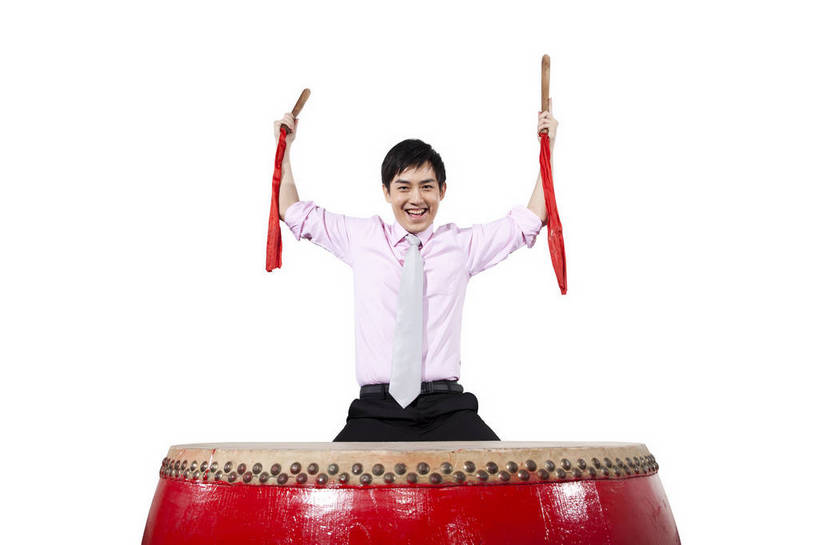 东方人,一个人,演员,笑,鼓掌,横图,彩色,室内,白天,抠图,白色背景,正面,衬衫,满意,兴奋,北京,中国,春节,新年,亚洲,表演,正装,节日,艺术,造型,图片,鼓,文化,敲鼓,站着,享受,喜庆,姿势,摄影,动作,中国文化,东亚,捶,气势,男人,男性,年轻男性,亚洲人,中国人,年轻人,拍手,半身,影棚拍摄,传统文化,bj174