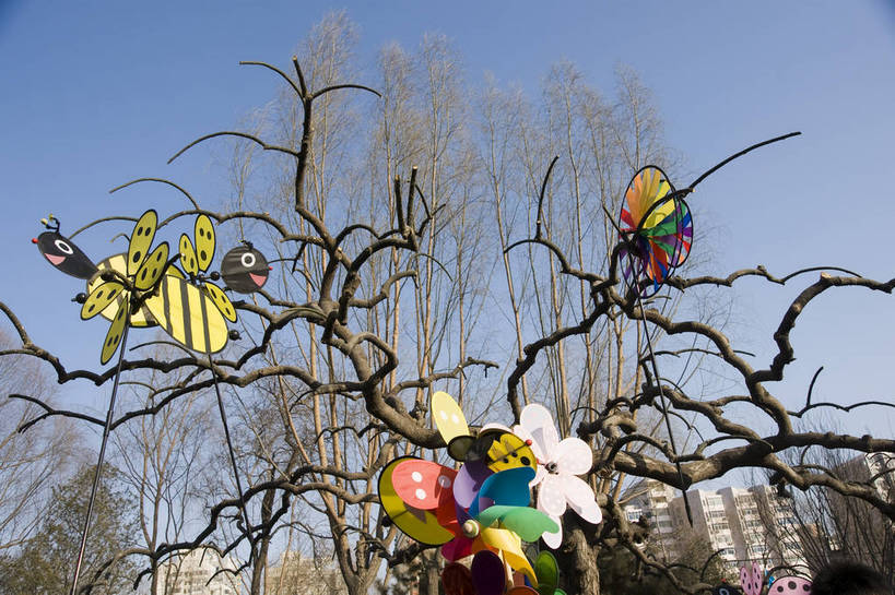 无人,摄影师,横图,彩色,室外,白天,风车,北京,中国,春节,亚洲,节日,庆祝,民俗,商品,冬季,庙会,文化,传统,东方,庆典,喜庆,晴天,纪念,文明,近景,中国文化,摄像师,龙潭湖公园,bj174