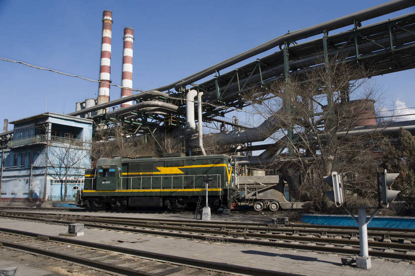 无人,摄影师,横图,彩色,室外,白天,北京,中国,亚洲,钢铁,轨道,铁轨,东方,蓝天,安静,工业,设施,晴朗,晴天,厂房,资源,企业,近景,摄像师,首钢,bj174