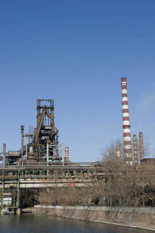 无人,摄影师,工厂,竖图,彩色,室外,白天,河流,北京,中国,亚洲,钢铁,管道,东方,蓝天,安静,工业,设施,晴天,资源,企业,近景,摄像师,首钢,bj174