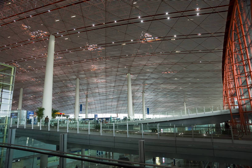 摄影师,机场,横图,彩色,室内,白天,城市,北京,中国,亚洲,行人,首都,大厅,大堂,旅客,东方,现代化,楼层,航站楼,华丽,近景,东亚,摄像师,中华人民共和国,北京市,京,北平,华北地区,北京首都国际机场,首都国际机场,首都机场,北京首都国际机场3号航站楼,北京首都国际机场T3航站楼,北京机场,bj174