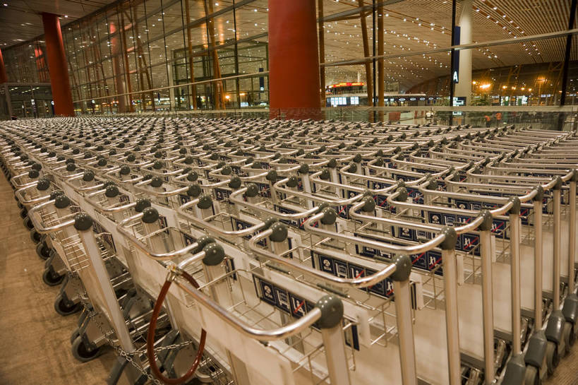 无人,摄影师,机场,横图,彩色,室内,航天,科技,北京,中国,亚洲,整齐,壮观,首都,东方,现代化,行李架,摄影,候机大厅,摆放,宁静,近景,东亚,摄像师,中华人民共和国,北京市,京,北平,华北地区,北京首都国际机场,首都国际机场,首都机场,旅行,标志性建筑,北京首都国际机场3号航站楼,北京首都国际机场T3航站楼,北京机场,bj174