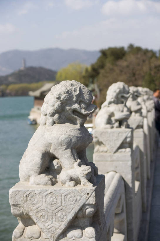无人,摄影师,颐和园,竖图,彩色,室外,白天,旅游,建筑,雕塑,北京,中国,亚洲,古老,壮观,雕刻,湖岸,湖面,塔,辽阔,文化,古建筑,护栏,石雕,石刻,东方,白云,风景,蓝天,石狮,安静,晴天,园林,宁静,空旷,文明,摄像师,万寿山,昆明湖,世界文化遗产,皇家园林,旅行,bj174